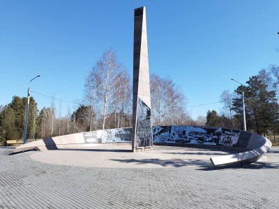 Стела "Город трудовой доблести" в г.Омске - Гранит ЗАПАДНО-СУЛТАЕВСКИЙ(7784) - декабрь 2021